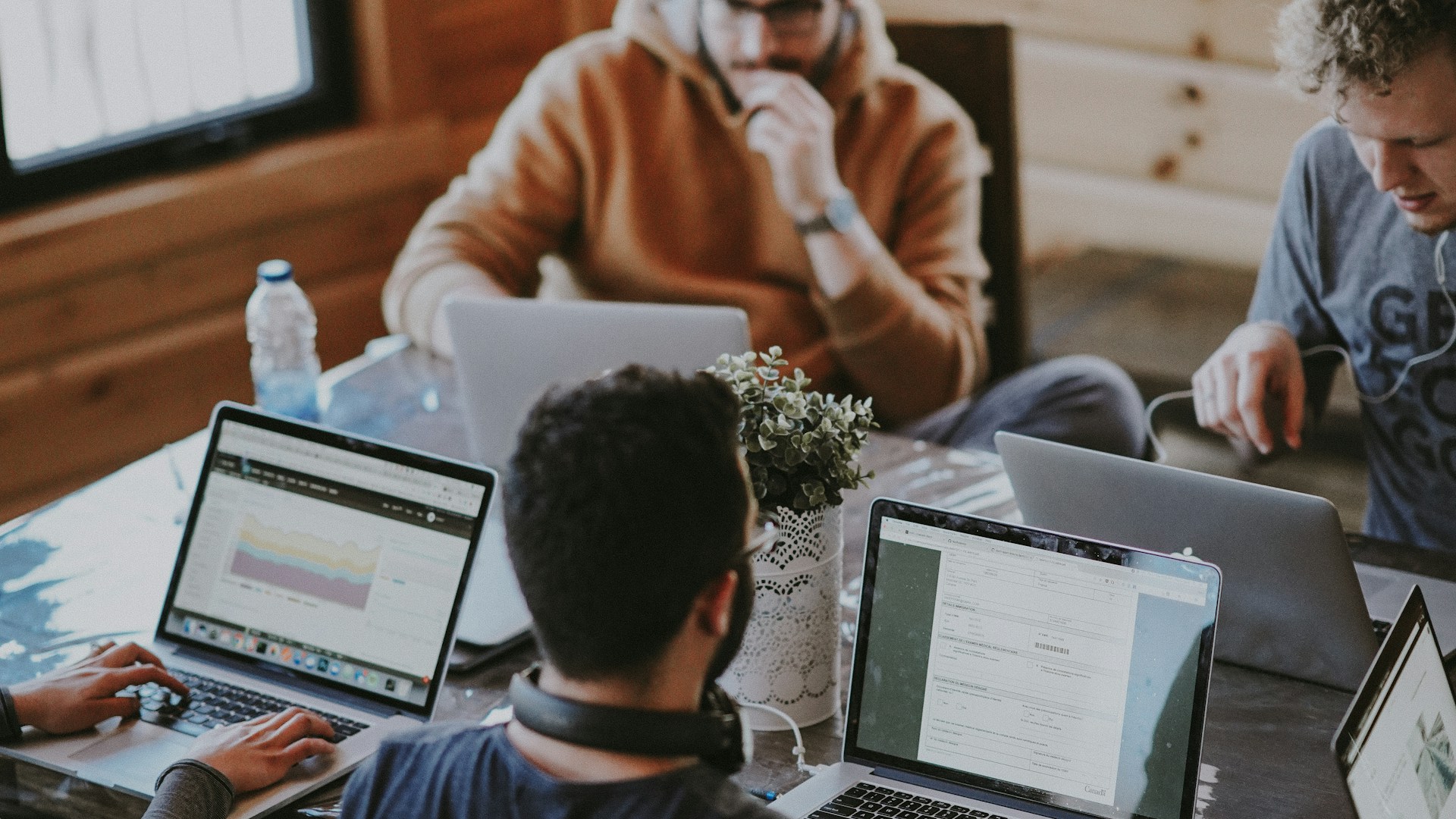 Comitê de Compra B2B: Como Vender Para as 16 Pessoas que Decidem o Seu Negócio em 2026
